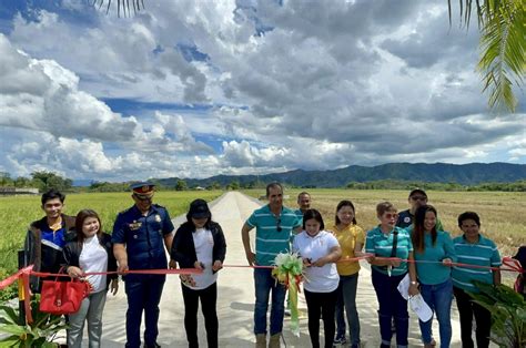 barangay mauway captain|DILG turns over P36M infrastructure projects in Catanduanes.
